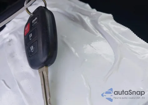 2016 Toyota Corolla S Plus z USA, uszkodzony, nr VIN 5YFBURHE7GP545517